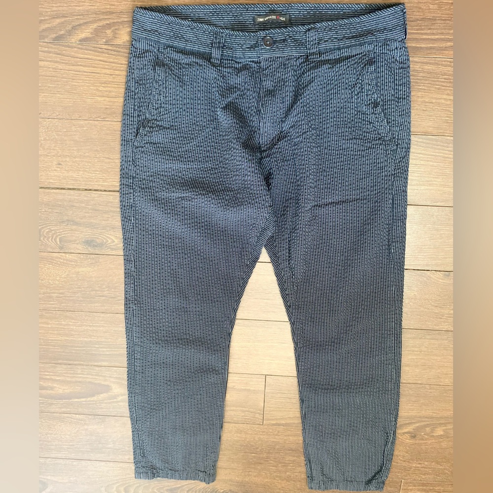 John Varvatos Men’s Size 33 Blue and White Sketchy Pin Striped Cotton Blend Pant